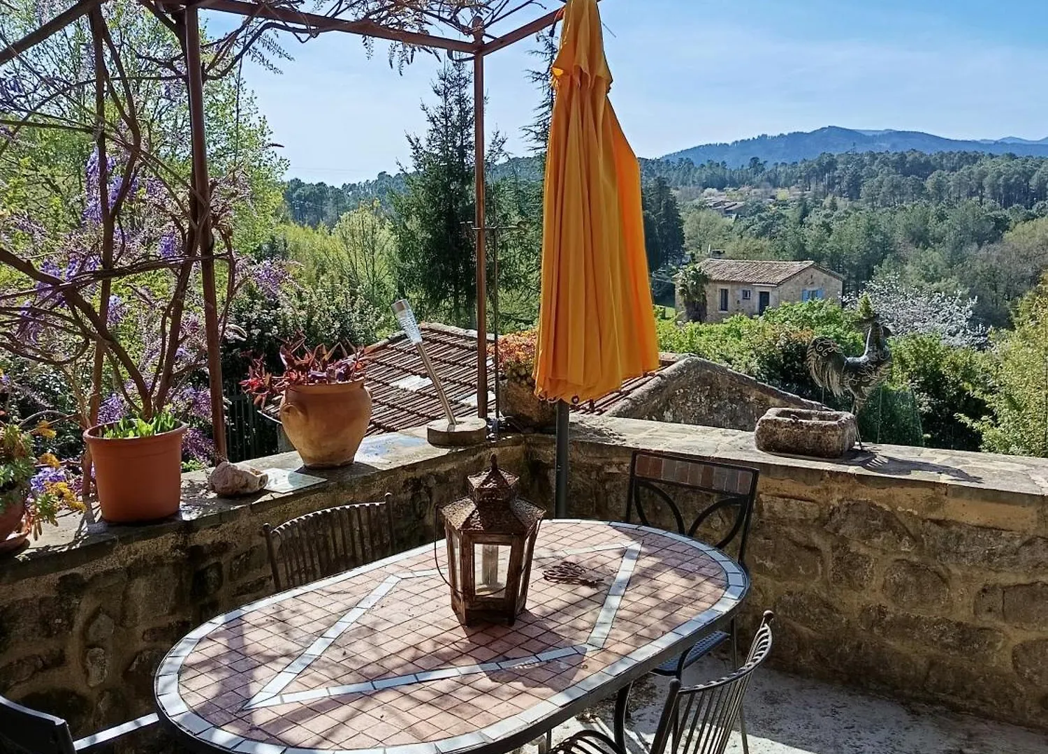 Hébergement de vacances La Maison Chabert Ailhon France